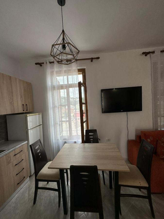 Central Charm Apartments Vlorë Esterno foto