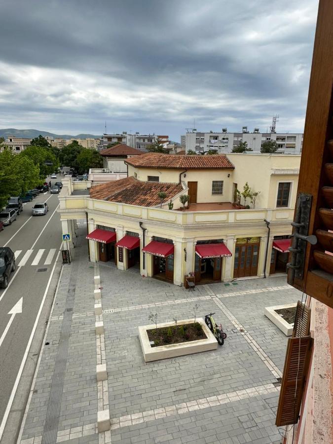 Central Charm Apartments Vlorë Esterno foto
