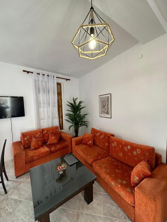 Central Charm Apartments Vlorë Esterno foto