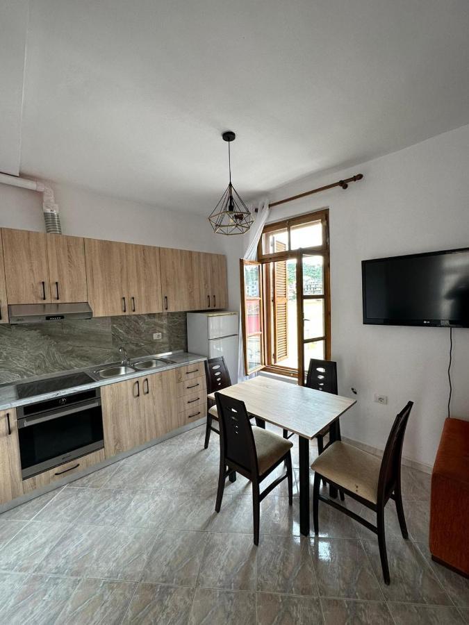 Central Charm Apartments Vlorë Esterno foto