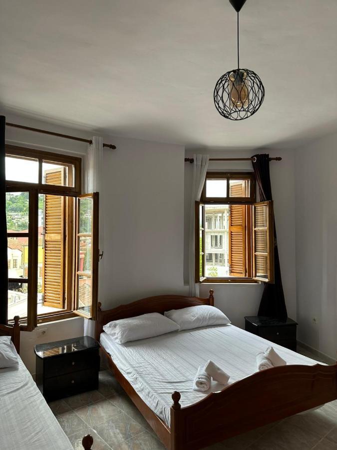 Central Charm Apartments Vlorë Esterno foto