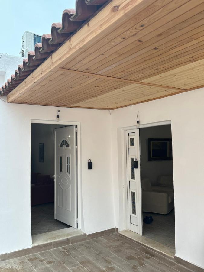 Central Charm Apartments Vlorë Esterno foto